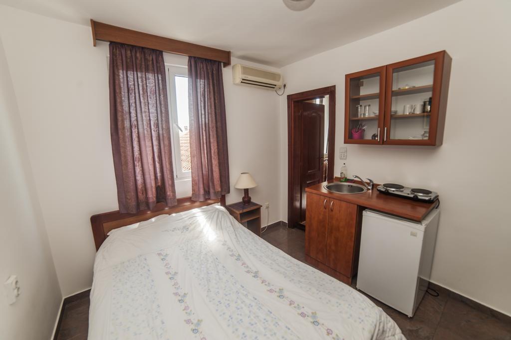 Mijovic Apartments Budva Quarto foto